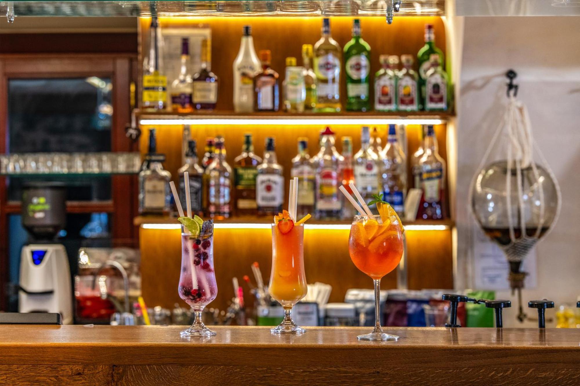 Szarvaskut Hotel Zirc Esterno foto
