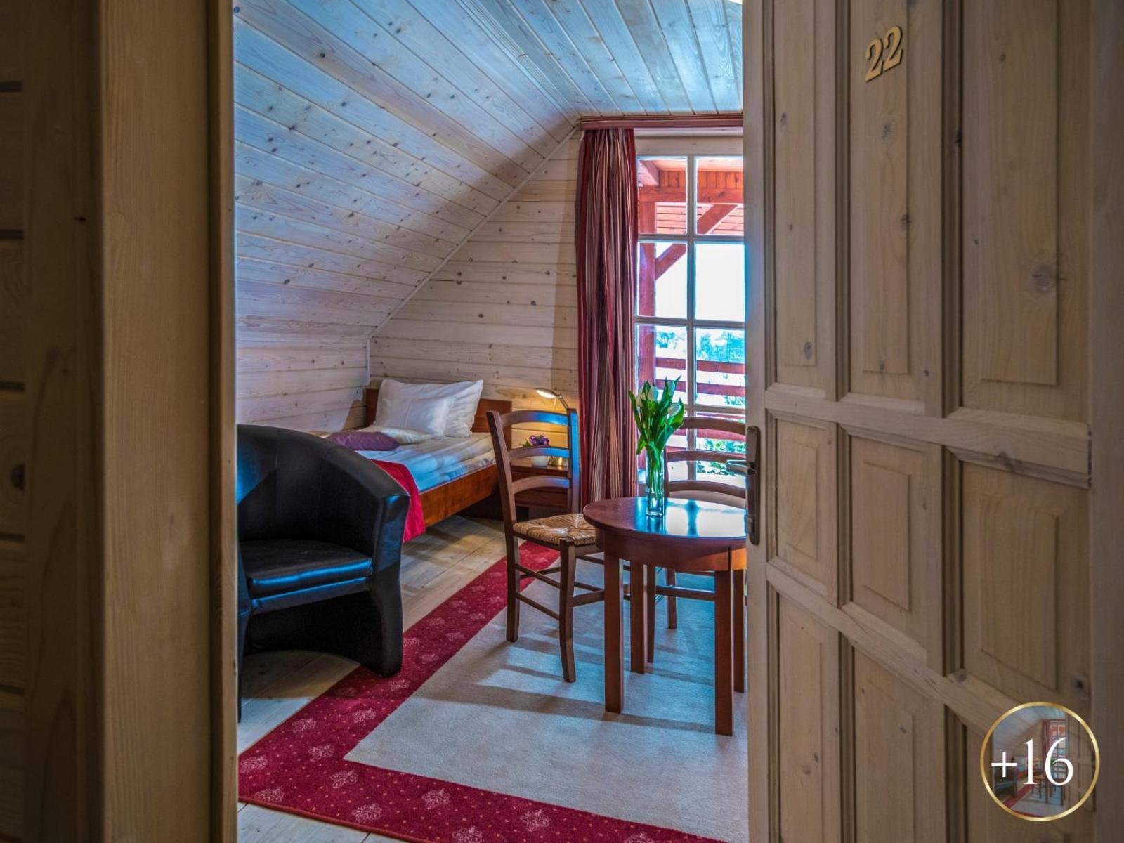 Szarvaskut Hotel Zirc Esterno foto